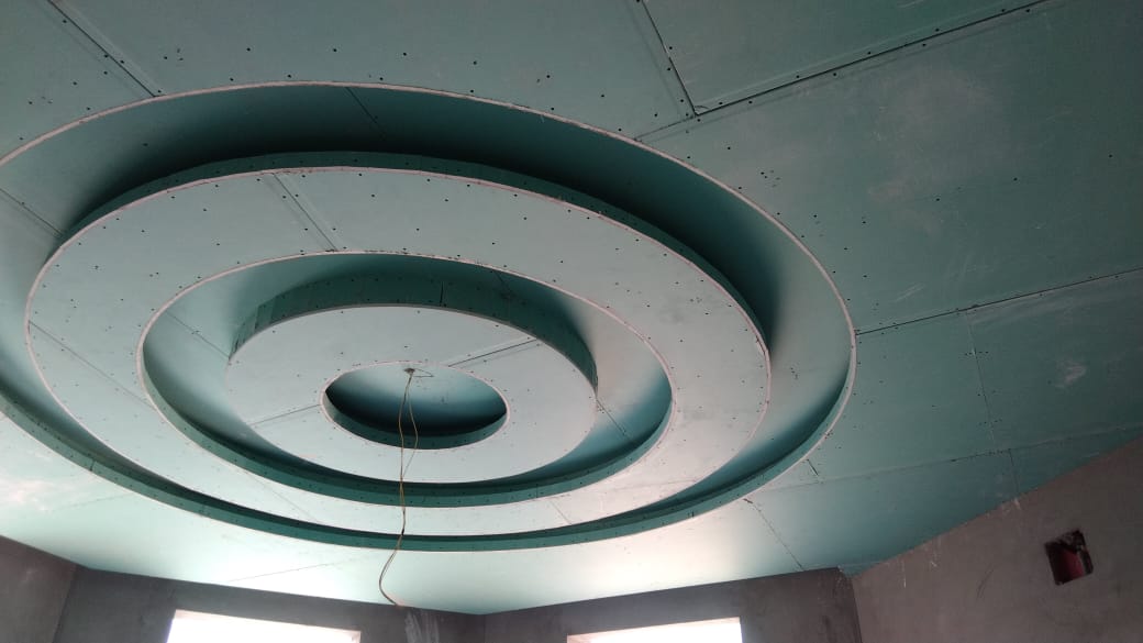 أسقف جبس بورد لغرفة معيشة في القطيف